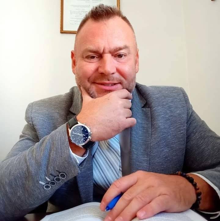 dr. d'Elhougne Győző ügyvéd